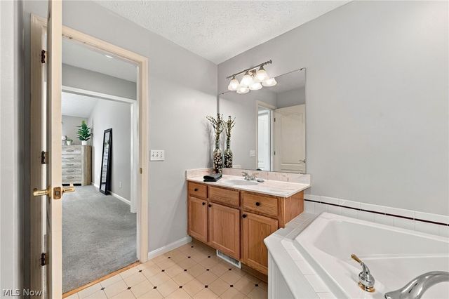 384 Clearbrook Drive, Avon Lake, OH 44012