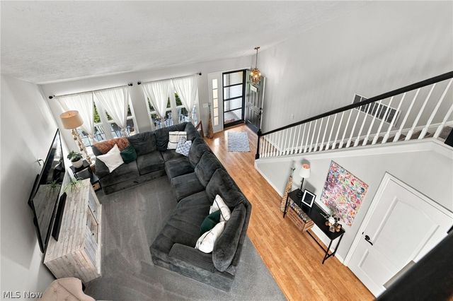 384 Clearbrook Drive, Avon Lake, OH 44012