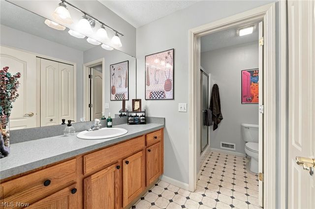 384 Clearbrook Drive, Avon Lake, OH 44012