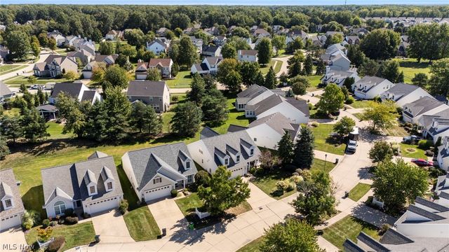 384 Clearbrook Drive, Avon Lake, OH 44012