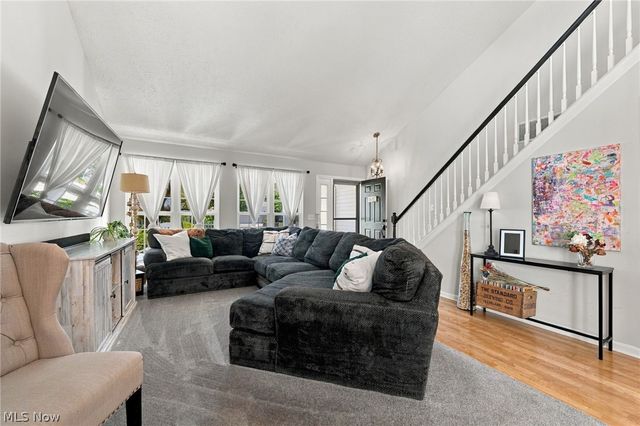 384 Clearbrook Drive, Avon Lake, OH 44012