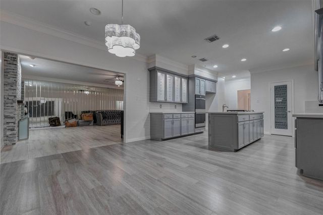 19 Wickham Court, Sugar Land, TX 77479