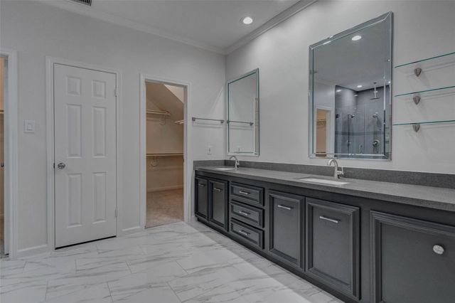 19 Wickham Court, Sugar Land, TX 77479