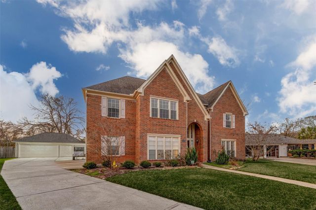 19 Wickham Court, Sugar Land, TX 77479