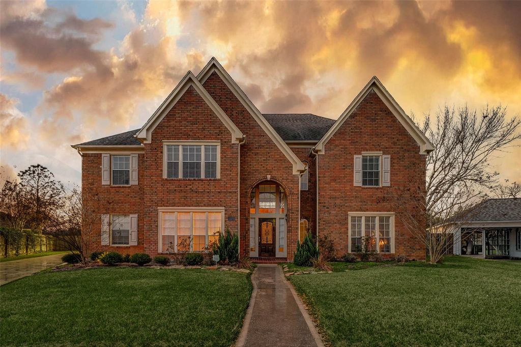 19 Wickham Court, Sugar Land, TX 77479