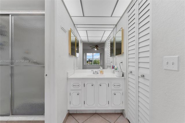9721 Sunrise Lakes Boulevard 201, Sunrise, FL 33322