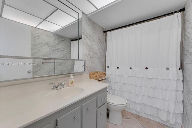 9721 Sunrise Lakes Boulevard 201, Sunrise, FL 33322