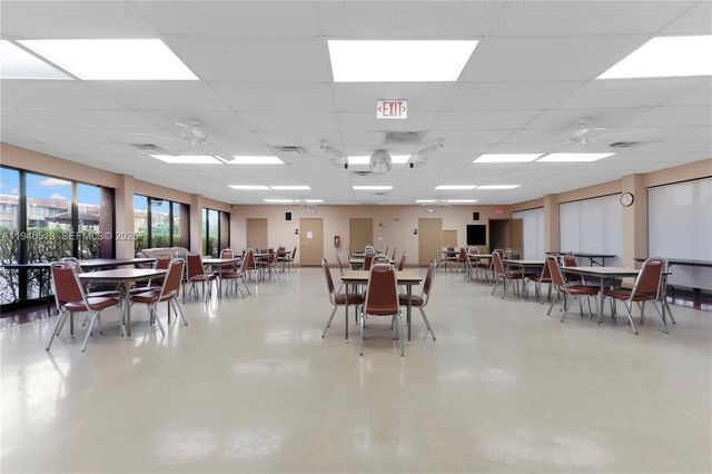 9721 Sunrise Lakes Boulevard 201, Sunrise, FL 33322