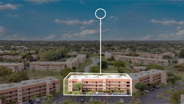 9721 Sunrise Lakes Boulevard 201, Sunrise, FL 33322