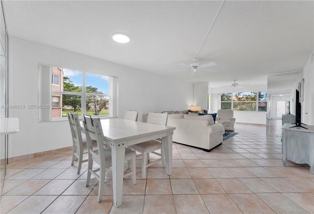 9721 Sunrise Lakes Boulevard 201, Sunrise, FL 33322