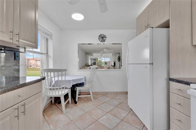 9721 Sunrise Lakes Boulevard 201, Sunrise, FL 33322