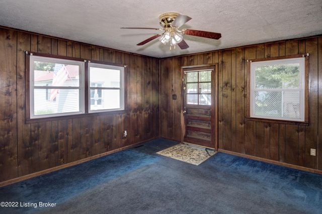 2405 Elmore St, Louisville, KY 40216