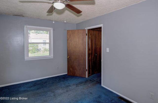2405 Elmore St, Louisville, KY 40216