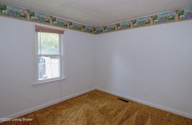2405 Elmore St, Louisville, KY 40216
