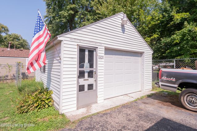 2405 Elmore St, Louisville, KY 40216