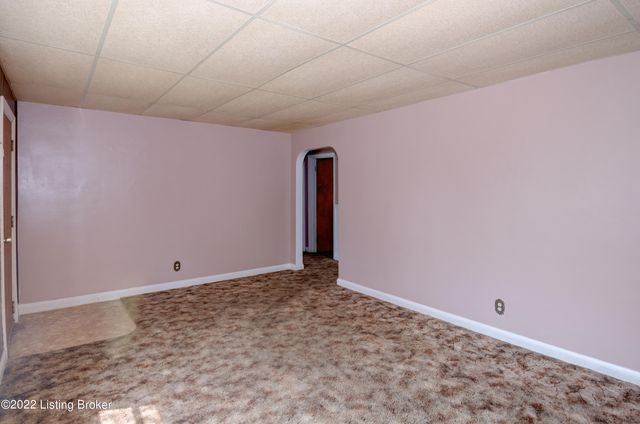 2405 Elmore St, Louisville, KY 40216