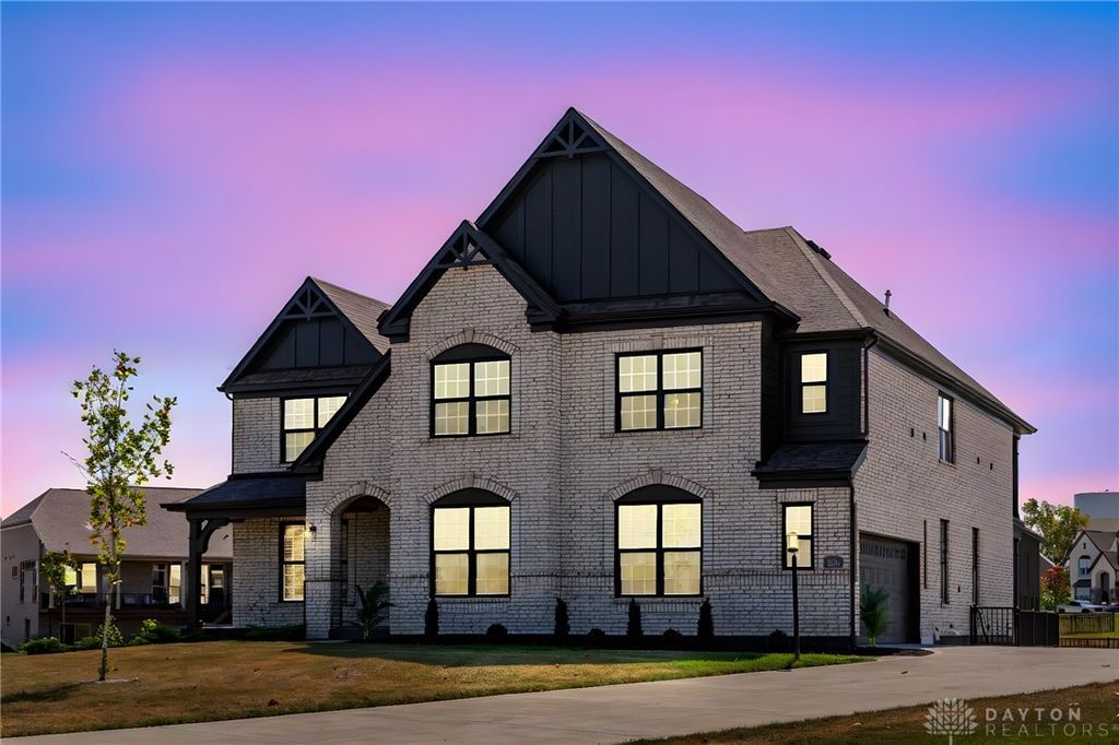 5944 Round Hill Court, Springboro, OH 45066