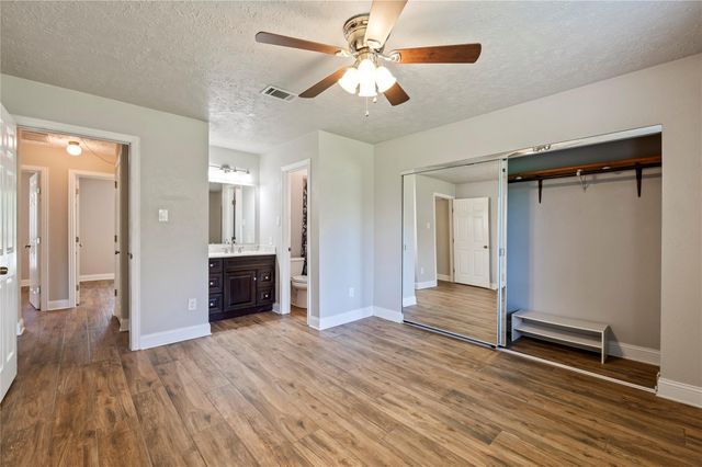 2793 Wood Hollow Drive, League City, TX 77573