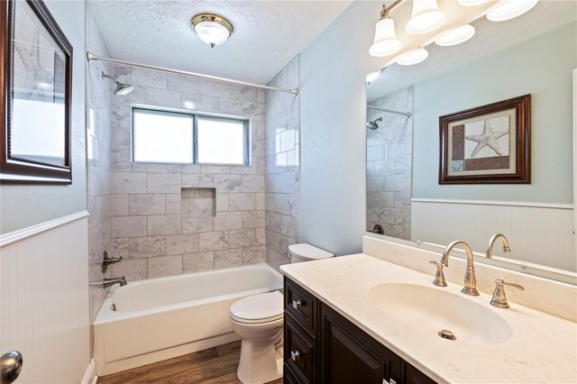 2793 Wood Hollow Drive, League City, TX 77573