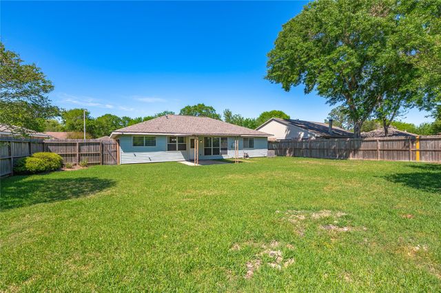 2793 Wood Hollow Drive, League City, TX 77573