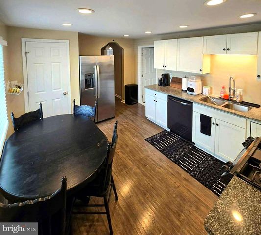 120 N HIGH ST, Martinsburg, WV 25404