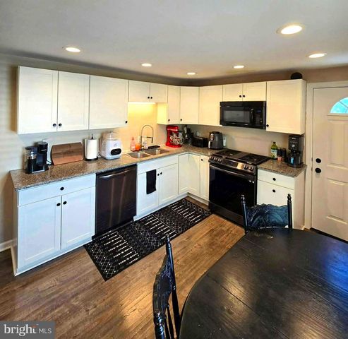 120 N HIGH ST, Martinsburg, WV 25404