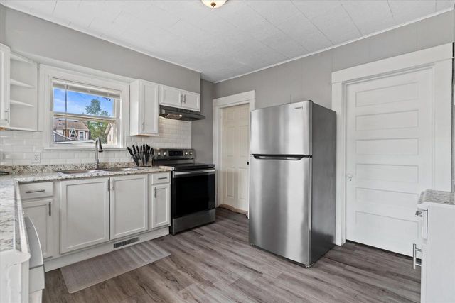 513 2ND STREET, Menasha, WI 54952