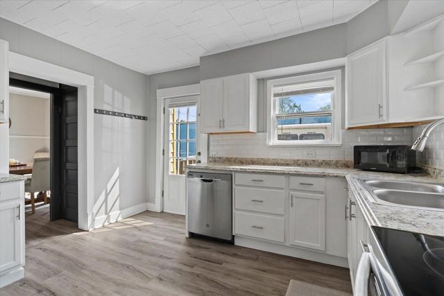 513 2ND STREET, Menasha, WI 54952