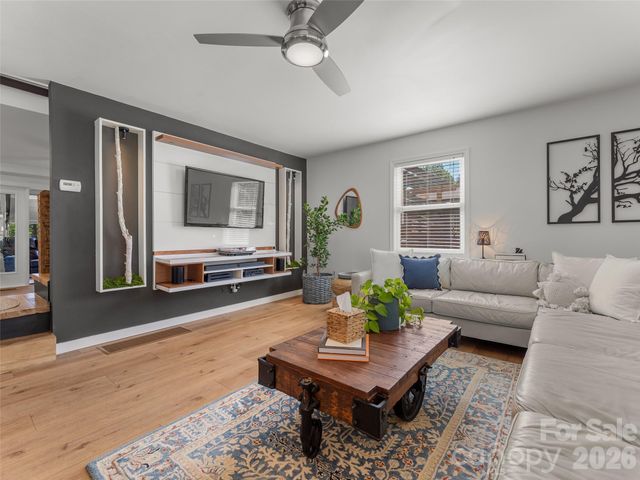 154 White Oak Lane, Brevard, NC 28712