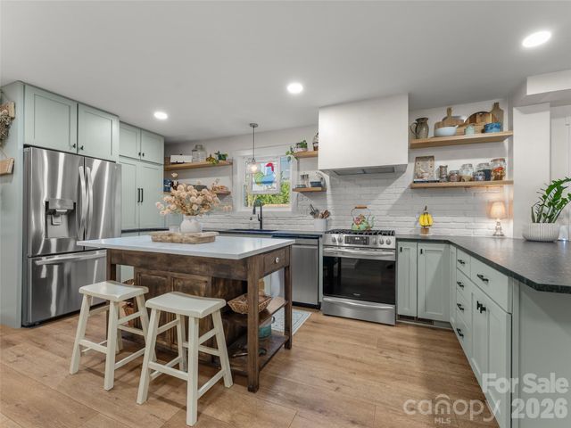154 White Oak Lane, Brevard, NC 28712