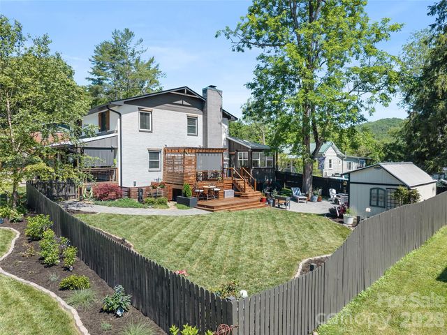 154 White Oak Lane, Brevard, NC 28712