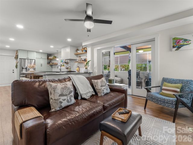 154 White Oak Lane, Brevard, NC 28712