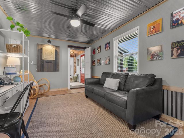 154 White Oak Lane, Brevard, NC 28712