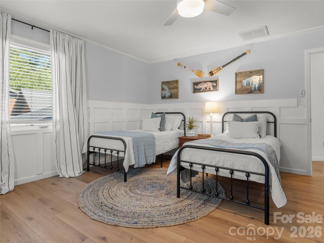 154 White Oak Lane, Brevard, NC 28712