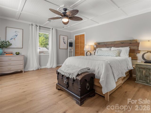 154 White Oak Lane, Brevard, NC 28712