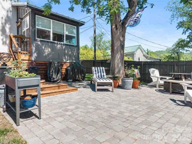 154 White Oak Lane, Brevard, NC 28712