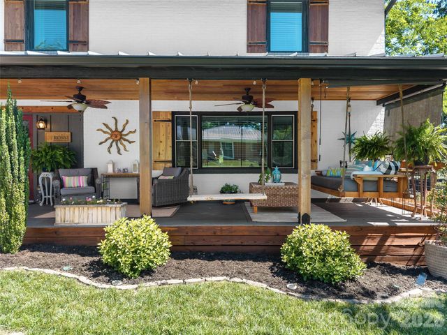 154 White Oak Lane, Brevard, NC 28712