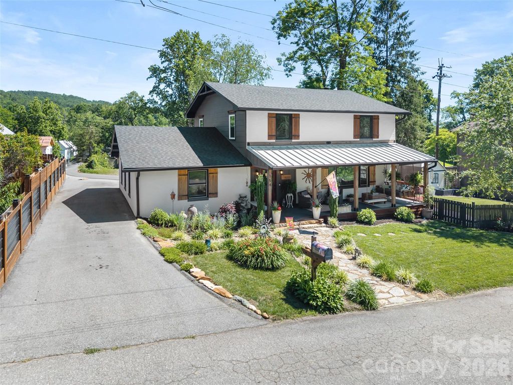 154 White Oak Lane, Brevard, NC 28712