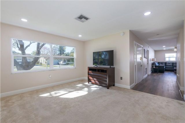 4711 RIDGE POINT DRIVE, Tampa, FL 33624