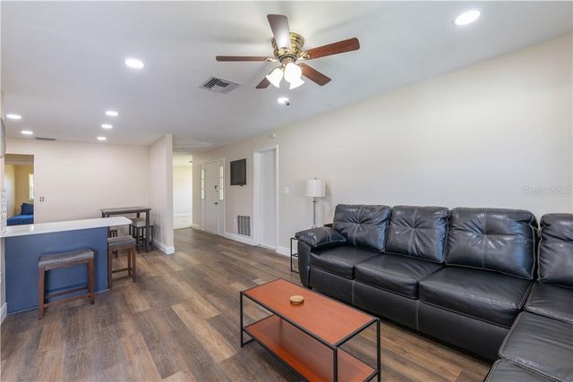 4711 RIDGE POINT DRIVE, Tampa, FL 33624