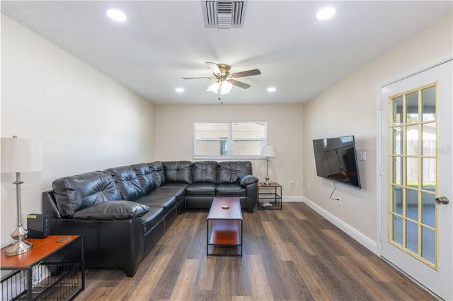 4711 RIDGE POINT DRIVE, Tampa, FL 33624