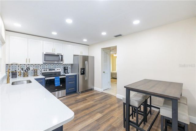 4711 RIDGE POINT DRIVE, Tampa, FL 33624