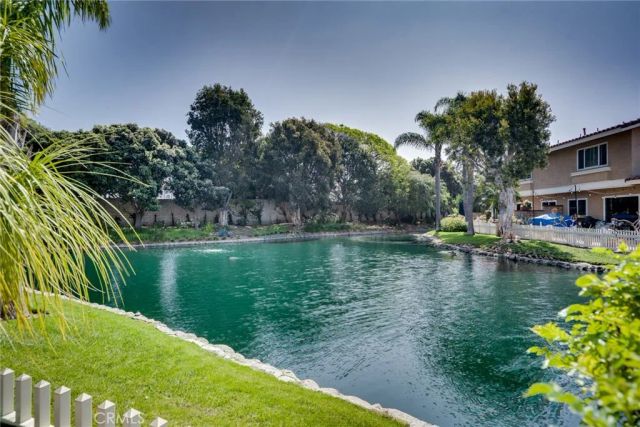 7962 Southwind, Huntington Beach, CA 92648