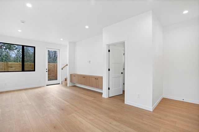 637 NE Marshall Avenue, Bend, OR 97701