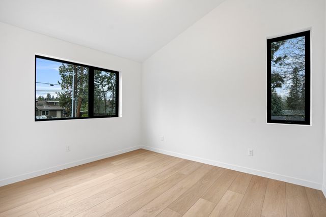 637 NE Marshall Avenue, Bend, OR 97701