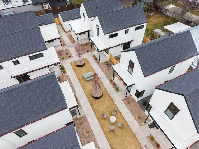 637 NE Marshall Avenue, Bend, OR 97701