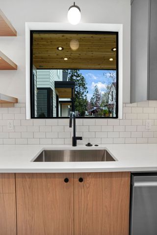 637 NE Marshall Avenue, Bend, OR 97701