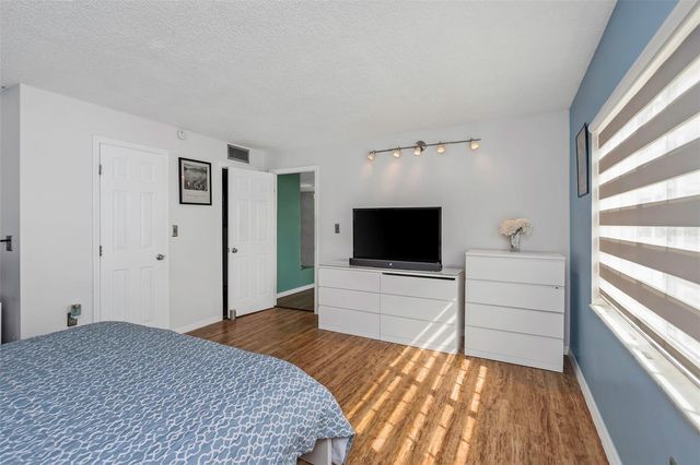 1900 68TH STREET N 110, St Petersburg, FL 33710