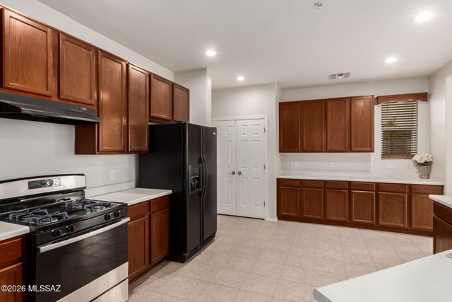 6840 S Tackweed Way, Tucson, AZ 85756