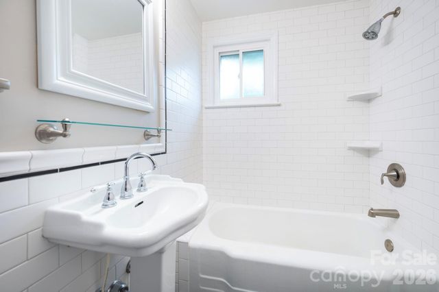 176 Chiles Avenue, Asheville, NC 28803